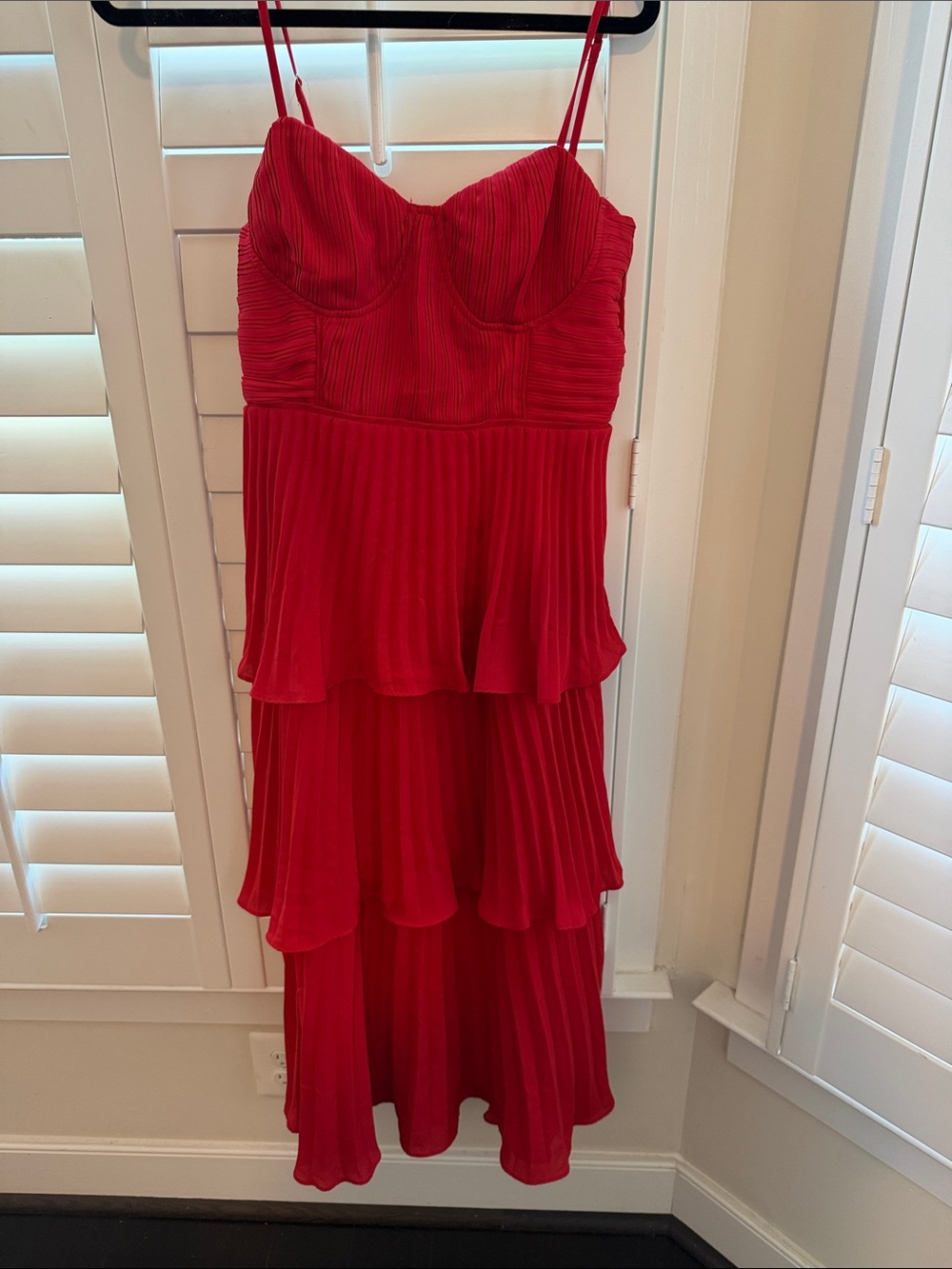 Lulu's Vibrant Red Tiered Pleated Midi Dress with Spaghetti Straps
